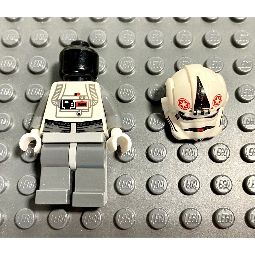 Lego Star Wars Minifigure ATAT Driver Red Imperial Logo Helmet, Stormtrooper